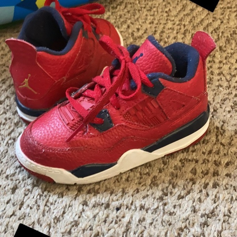 Shoe